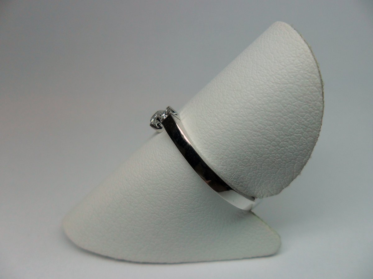 Twisted alliance ring